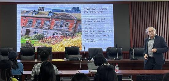 说明:07f914cb2b0149707bd1329b1b8d4de